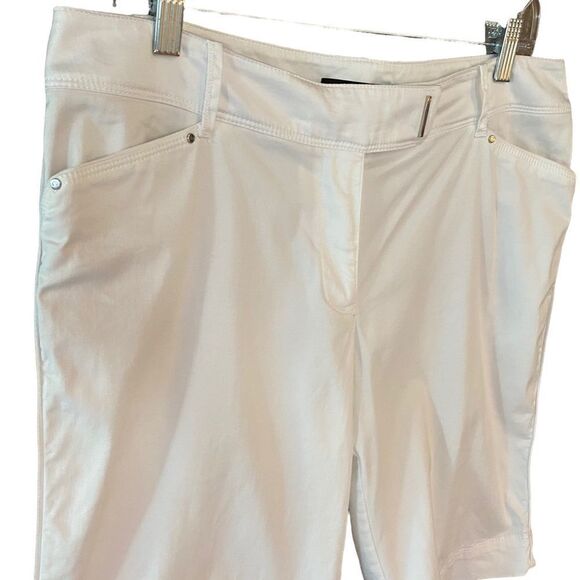 WHBM Sz 8 White Bermuda Side Pocket Front Zip Button Summer Athletic Shorts - Picture 2 of 6